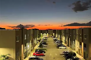 19380 NE 26th Ave, Miami, FL 33180 - Photo 15