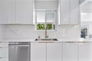 4440 NE 17th Ave, Oakland Park, FL 33334 - Photo 13