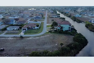 124 NE 18th St, Cape Coral, FL 33909 - Photo 5