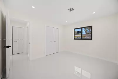 21 SE 7th St, Pompano Beach, FL 33060 - Photo 23