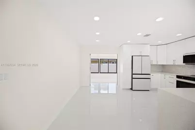 21 SE 7th St, Pompano Beach, FL 33060 - Photo 9