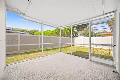 21 SE 7th St, Pompano Beach, FL 33060 - Photo 31