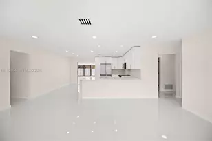 21 SE 7th St, Pompano Beach, FL 33060 - Photo 9