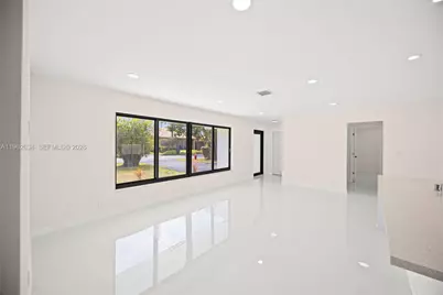 21 SE 7th St, Pompano Beach, FL 33060 - Photo 7