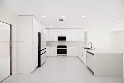 21 SE 7th St, Pompano Beach, FL 33060 - Photo 13