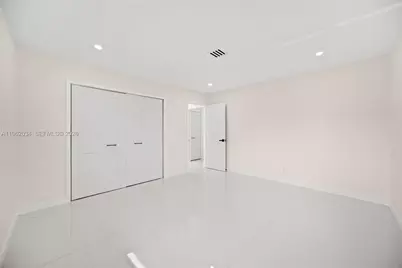 21 SE 7th St, Pompano Beach, FL 33060 - Photo 17