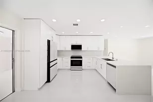 21 SE 7th St, Pompano Beach, FL 33060 - Photo 11