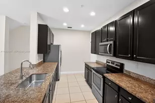 1032 SW 147th Ave, Pembroke Pines, FL 33027 - Photo 3