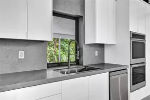 470 Petersburg Terrace, Plantation, FL 33325 - Photo 9