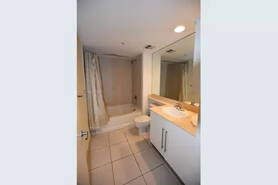 325 S Biscayne Blvd #3822, Miami, FL 33131 - Photo 11