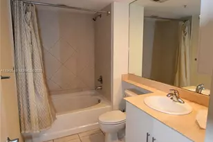 325 S Biscayne Blvd, Miami, FL 33131 - Photo 11