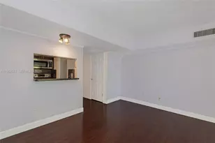 270 NW 107th Ave, Miami, FL 33172 - Photo 7