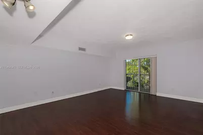 270 NW 107th Ave #208, Miami, FL 33172 - Photo 3