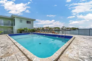 8550 Byron Ave, Miami Beach, FL 33141 - Photo 23