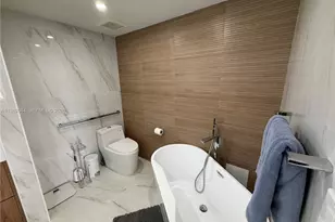 20191 E Country Club Dr, Aventura, FL 33180 - Photo 19