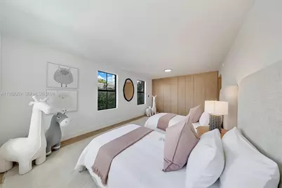 7811 Carlyle Ave, Miami Beach, FL 33141 - Photo 15