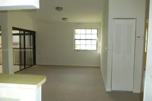 12030 NW 11th St, Pembroke Pines, FL 33026 - Photo 9