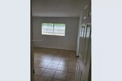 1300 Moffett St #109, Hallandale Beach, FL 33009 - Photo 7