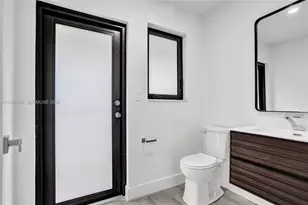 470 Petersburg Terrace, Plantation, FL 33325 - Photo 25