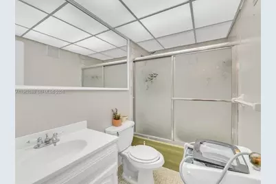 469 N Pine Island Rd #B305, Plantation, FL 33324 - Photo 25