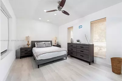 19860 NE 24th Ct, Miami, FL 33180 - Photo 31