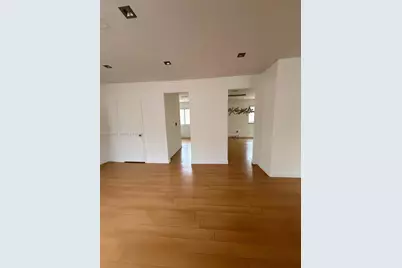 1385 NW 15th St, Miami, FL 33125 - Photo 5