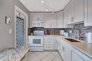 4000 NW 44th Ave, Lauderdale Lakes, FL 33319 - Photo 11