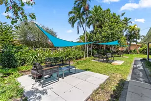715 NE 6th St, Hallandale Beach, FL 33009 - Photo 25