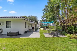 715 NE 6th St, Hallandale Beach, FL 33009 - Photo 23