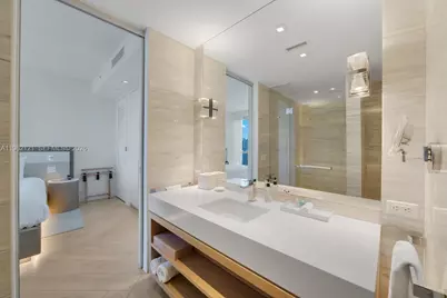 2201 Collins Ave #1010, Miami Beach, FL 33139 - Photo 5
