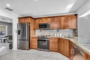 480 NE 51st St, Oakland Park, FL 33334 - Photo 7