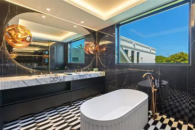 2499 N Meridian Ave, Miami Beach, FL 33140 - Photo 9