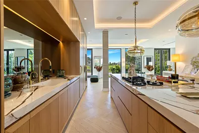 2499 N Meridian Ave, Miami Beach, FL 33140 - Photo 21