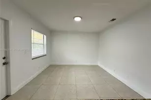 2640 NE 8th Ave, Wilton Manors, FL 33334 - Photo 9