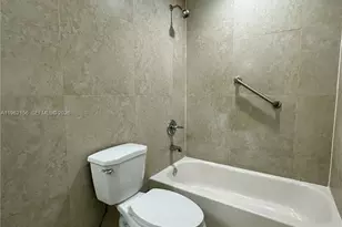 2640 NE 8th Ave, Wilton Manors, FL 33334 - Photo 13