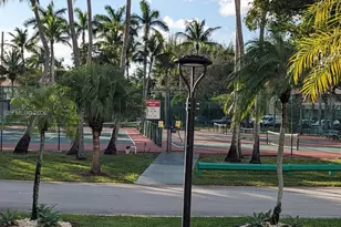 8000 N Sunrise Lakes Dr, Sunrise, FL 33322 - Photo 15