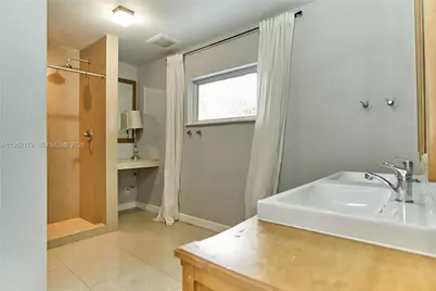 25 NE 12th St, Fort Lauderdale, FL 33304 - Photo 15