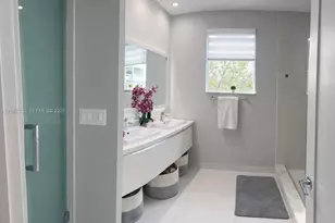 10565 NW 64th Way, Doral, FL 33178 - Photo 19