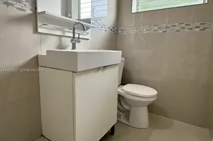 823 NE 10th St, Hallandale Beach, FL 33009 - Photo 13