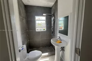 1015 S 17th Ave, Hollywood, FL 33020 - Photo 9