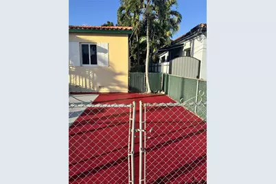 3445 NW 2nd St, Miami, FL 33125 - Photo 3