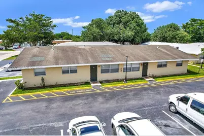 6945 SW 7th St, Margate, FL 33068 - Photo 31