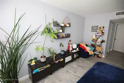 600 NE 36th St #1905, Miami, FL 33137 - Photo 9