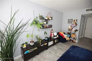 600 NE 36th St, Miami, FL 33137 - Photo 9