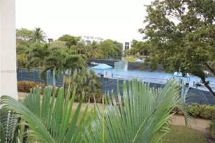 955 Egret Cir, Delray Beach, FL 33444 - Photo 17