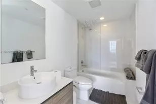 121 NE 34th St, Miami, FL 33137 - Photo 11