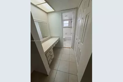 301 Cambridge Rd #106, Hollywood, FL 33024 - Photo 9