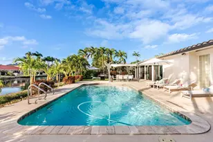 636 Hibiscus Dr, Hallandale Beach, FL 33009 - Photo 7