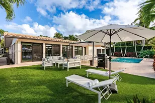 636 Hibiscus Dr, Hallandale Beach, FL 33009 - Photo 3