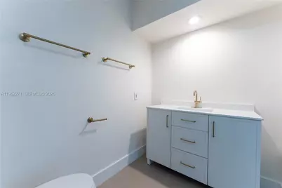 636 Hibiscus Dr #0, Hallandale Beach, FL 33009 - Photo 23